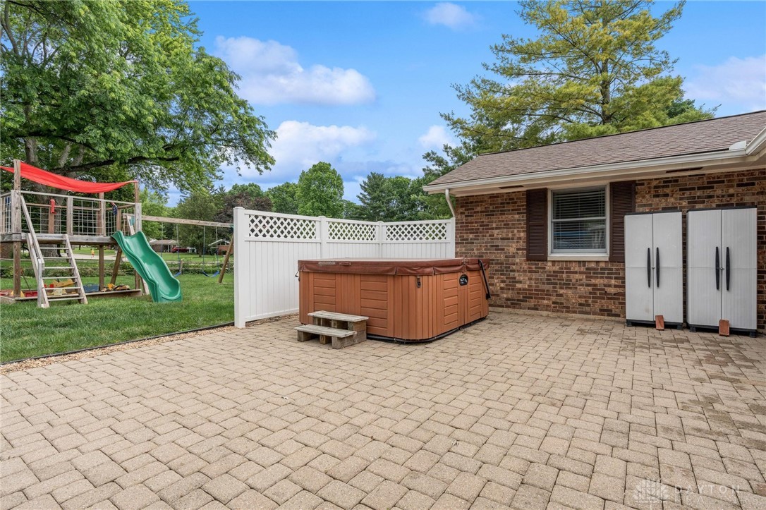 2530 Kenmont Court, Beavercreek, Ohio image 33