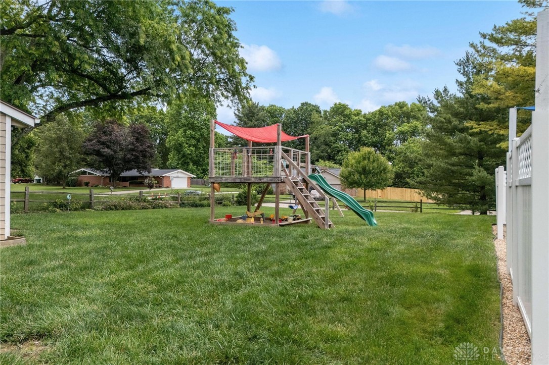 2530 Kenmont Court, Beavercreek, Ohio image 37