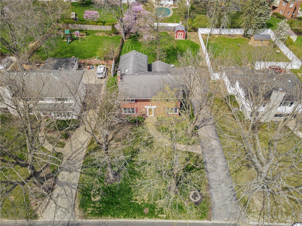 417 Chatham Drive, Kettering, Ohio image 4