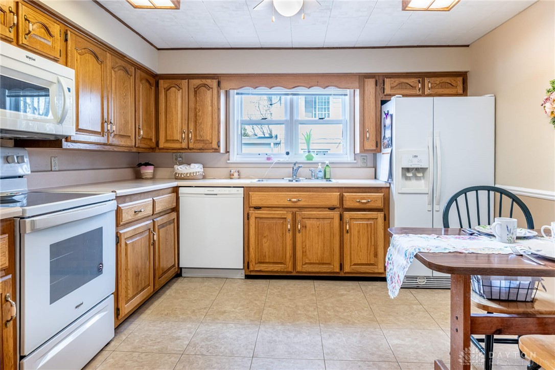 417 Chatham Drive, Kettering, Ohio image 16