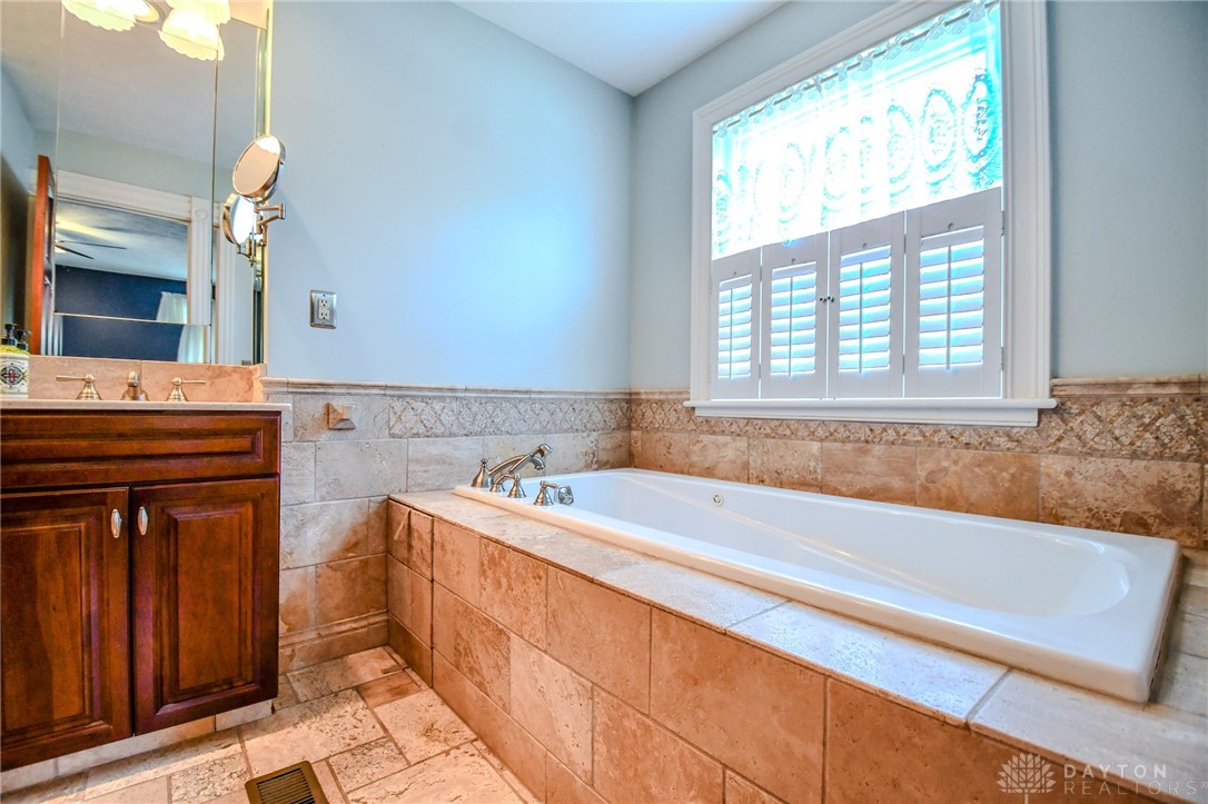 2652 Ridge Road, Xenia, Ohio image 32