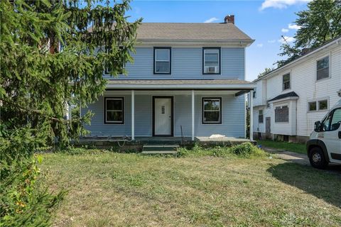 Photo of 452 Allwen Drive, Dayton, OH 45406 (MLS # 951130)