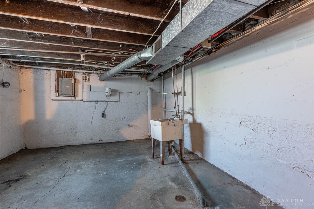 Dayton, Ohio 45403, United States, 3 Bedrooms Bedrooms, ,1 BathroomBathrooms,Residential,Active,227859