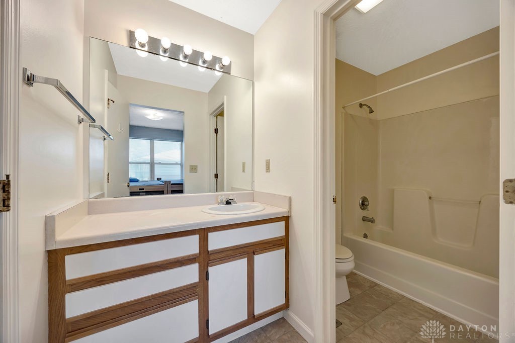 978 Irving Avenue #35, Dayton, Ohio image 17