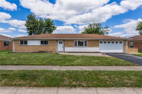 617 BRADFIELD DR, DAYTON, OH 45426 - Image 235c09f165ac2587eac6c53e898b4095/4048230717