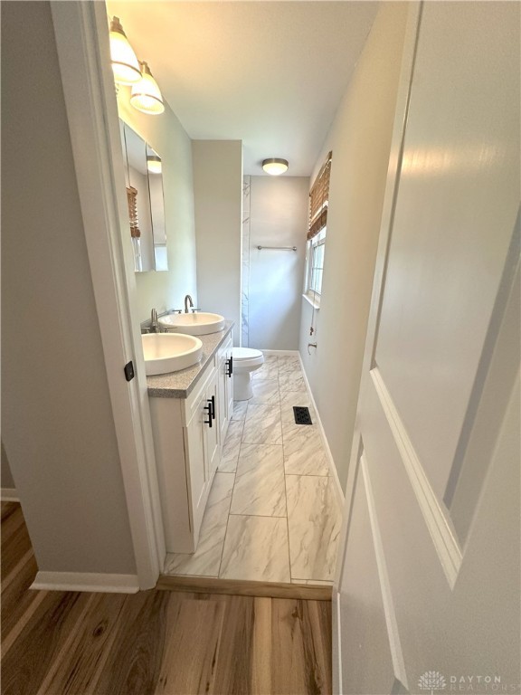 Englewood, Ohio 45322, United States, 4 Bedrooms Bedrooms, ,3 BathroomsBathrooms,Residential,Pending,121334