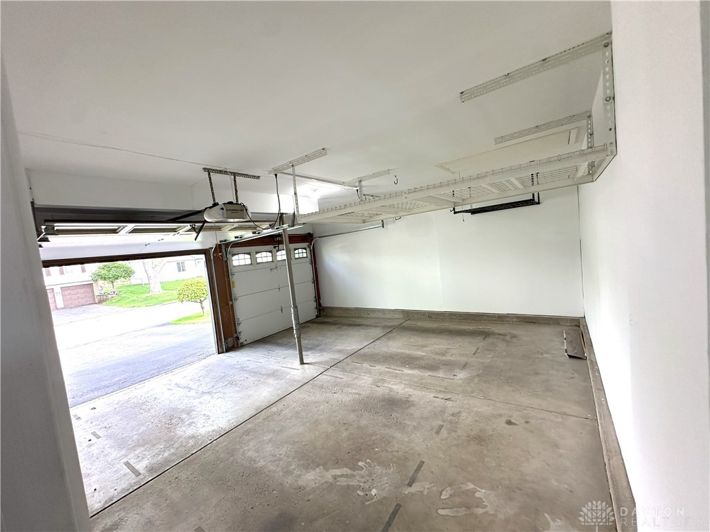 Englewood, Ohio 45322, United States, 4 Bedrooms Bedrooms, ,3 BathroomsBathrooms,Residential,Pending,121334