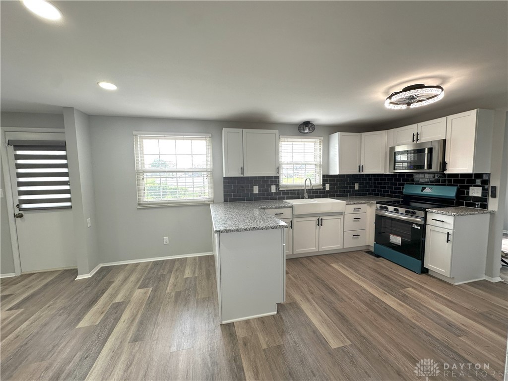 Englewood, Ohio 45322, United States, 4 Bedrooms Bedrooms, ,3 BathroomsBathrooms,Residential,Pending,121334