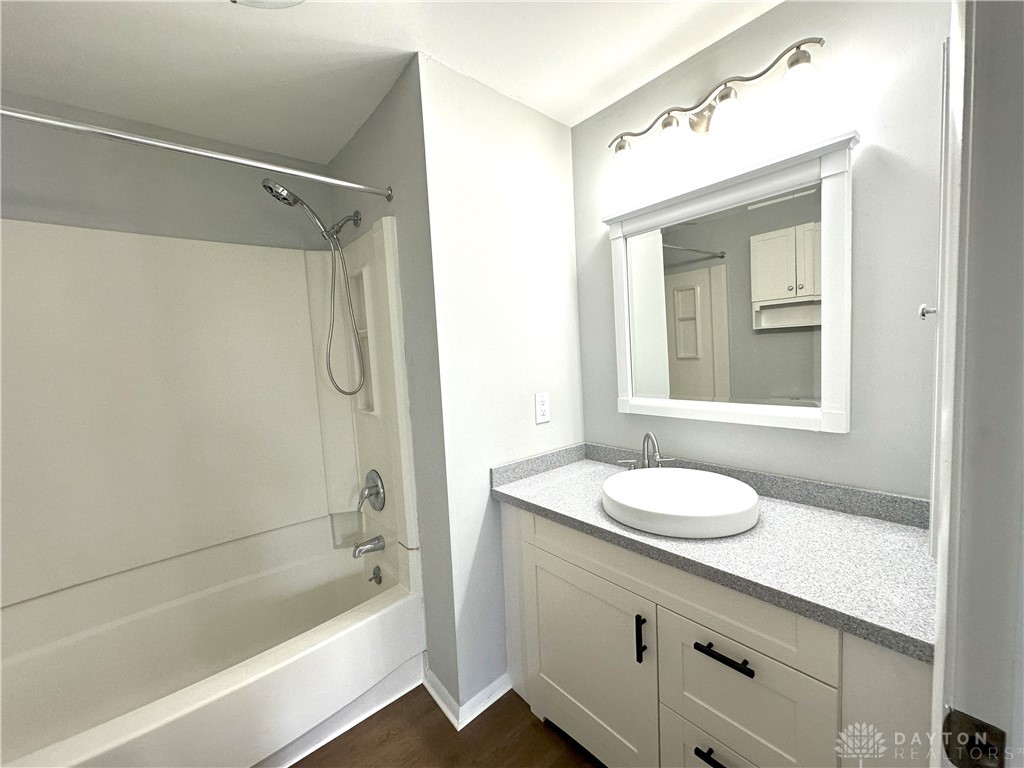 Englewood, Ohio 45322, United States, 4 Bedrooms Bedrooms, ,3 BathroomsBathrooms,Residential,Pending,121334