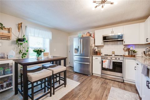 Tiny photo for 8948 Autumngate Lane, Dayton, OH 45424 (MLS # 946061)