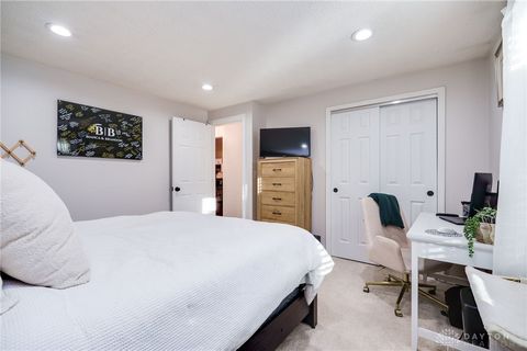 Tiny photo for 8948 Autumngate Lane, Dayton, OH 45424 (MLS # 946061)