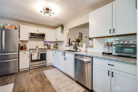 Tiny photo for 8948 Autumngate Lane, Dayton, OH 45424 (MLS # 946061)