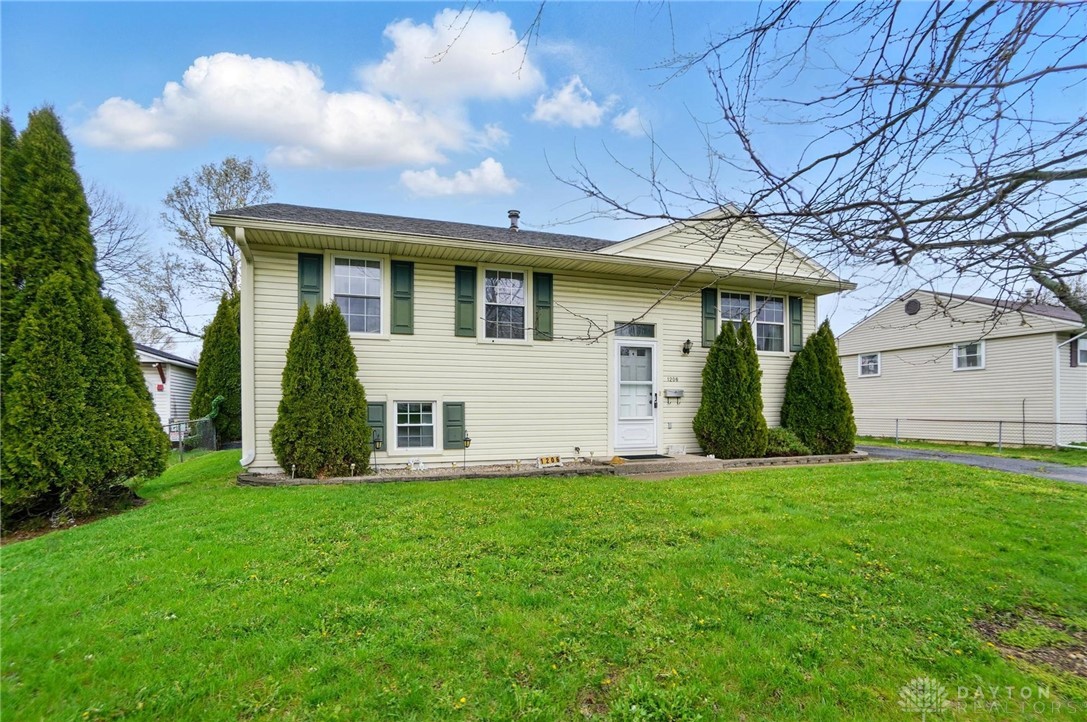 1206 Burket Drive, New Carlisle, Ohio image 3