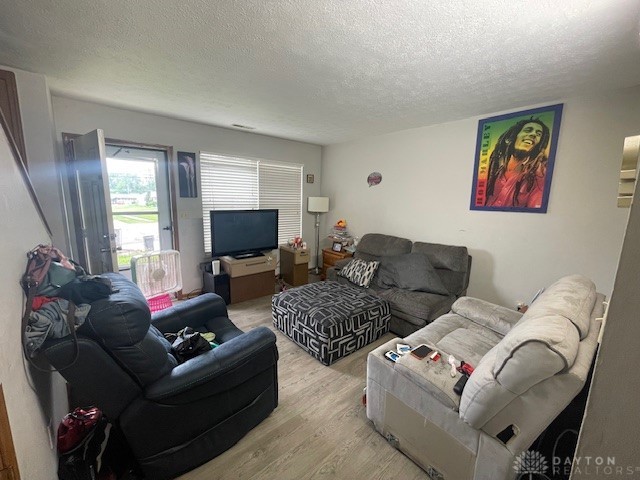 Miamisburg, Ohio 45342, United States, 8 Bedrooms Bedrooms, ,6 BathroomsBathrooms,Residential,Pending,151961