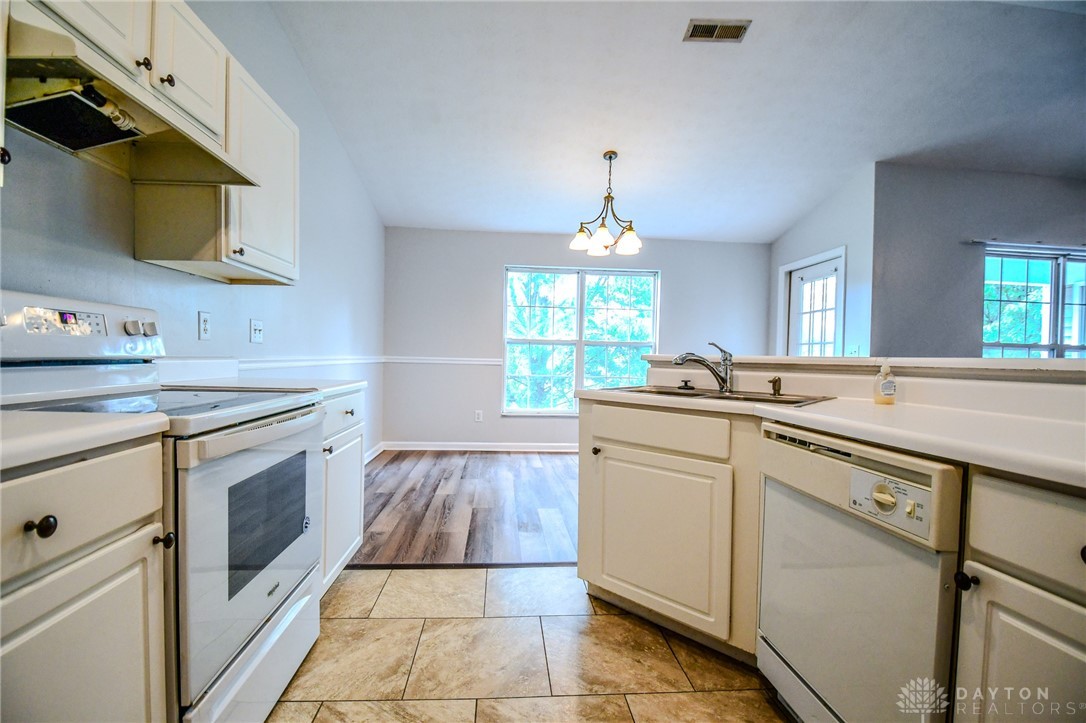 1547 Commons Drive, Miamisburg, Ohio image 6