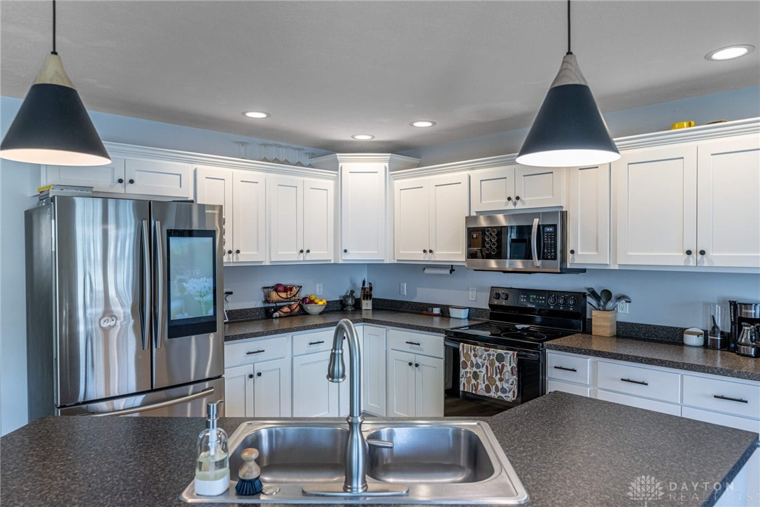 611 Colony Trail, New Carlisle, Ohio image 11