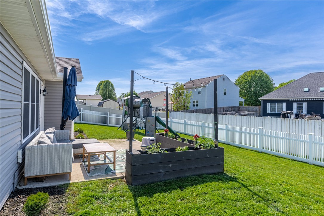 611 Colony Trail, New Carlisle, Ohio image 32