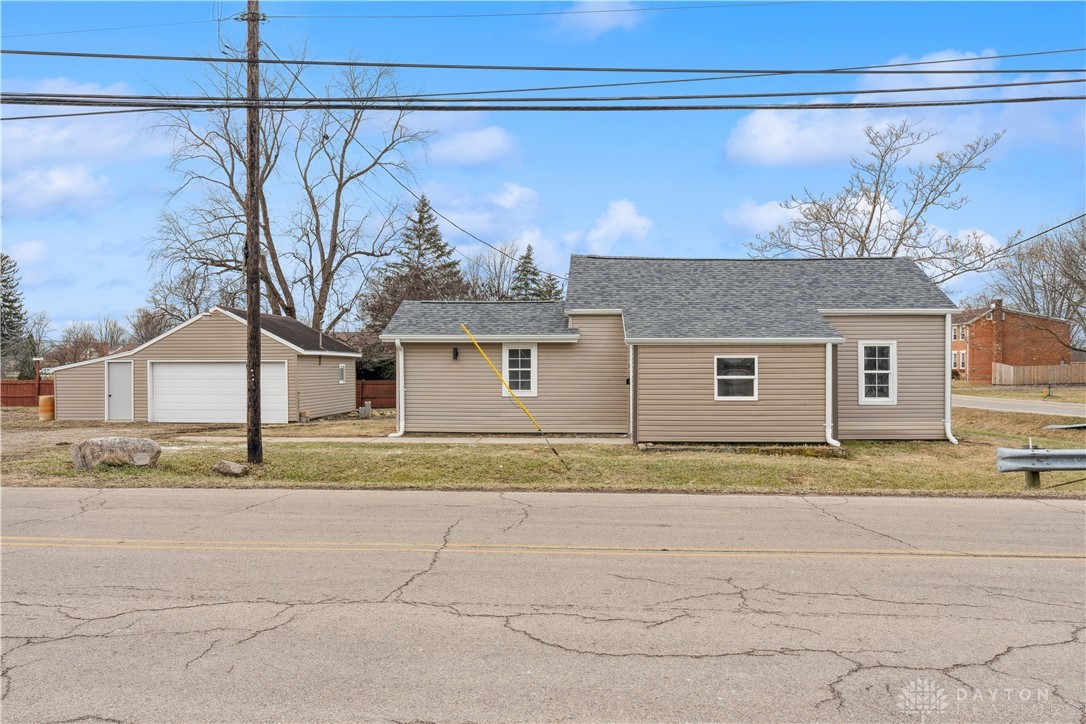 8540 Mann Road, Tipp City, Ohio image 2