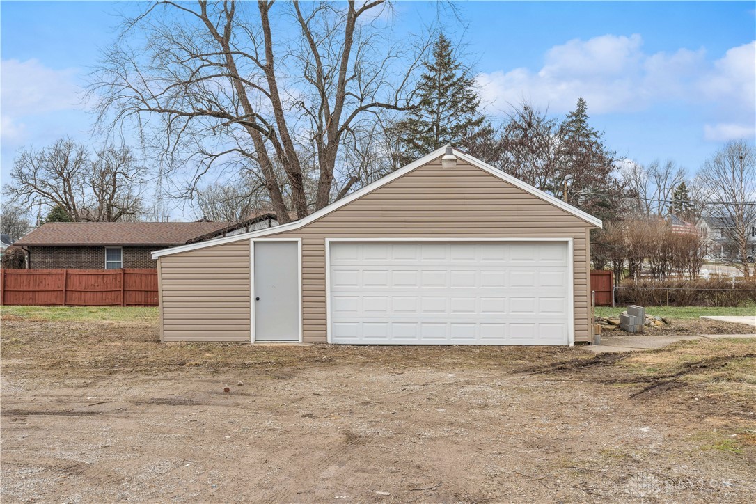 8540 Mann Road, Tipp City, Ohio image 3