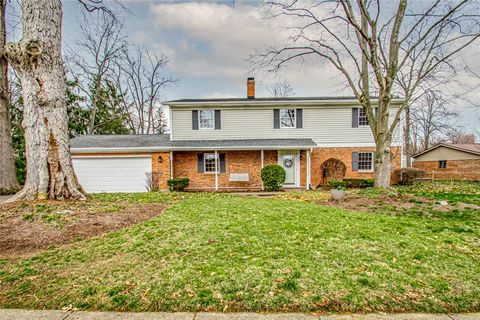 Photo of 471 Roselake Drive, Centerville, OH 45458 (MLS # 953271)