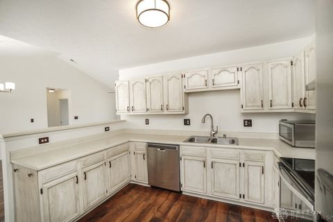 Tiny photo for 4684 Court Yard Drive, Mason, OH 45040 (MLS # 945414)
