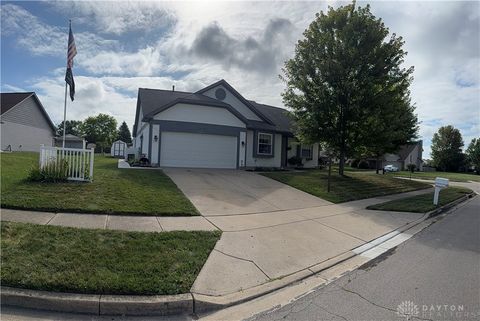 Photo of 2030 Northcreek Drive, Englewood, OH 45322 (MLS # 951933)
