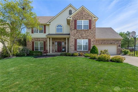 Photo of 40 Berryhill Court, Springboro, OH 45066 (MLS # 957028)