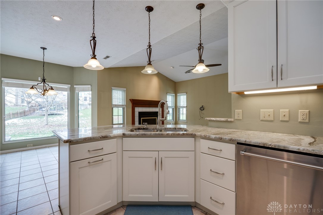 3762 E Sudbury Court, Bellbrook, Ohio image 14