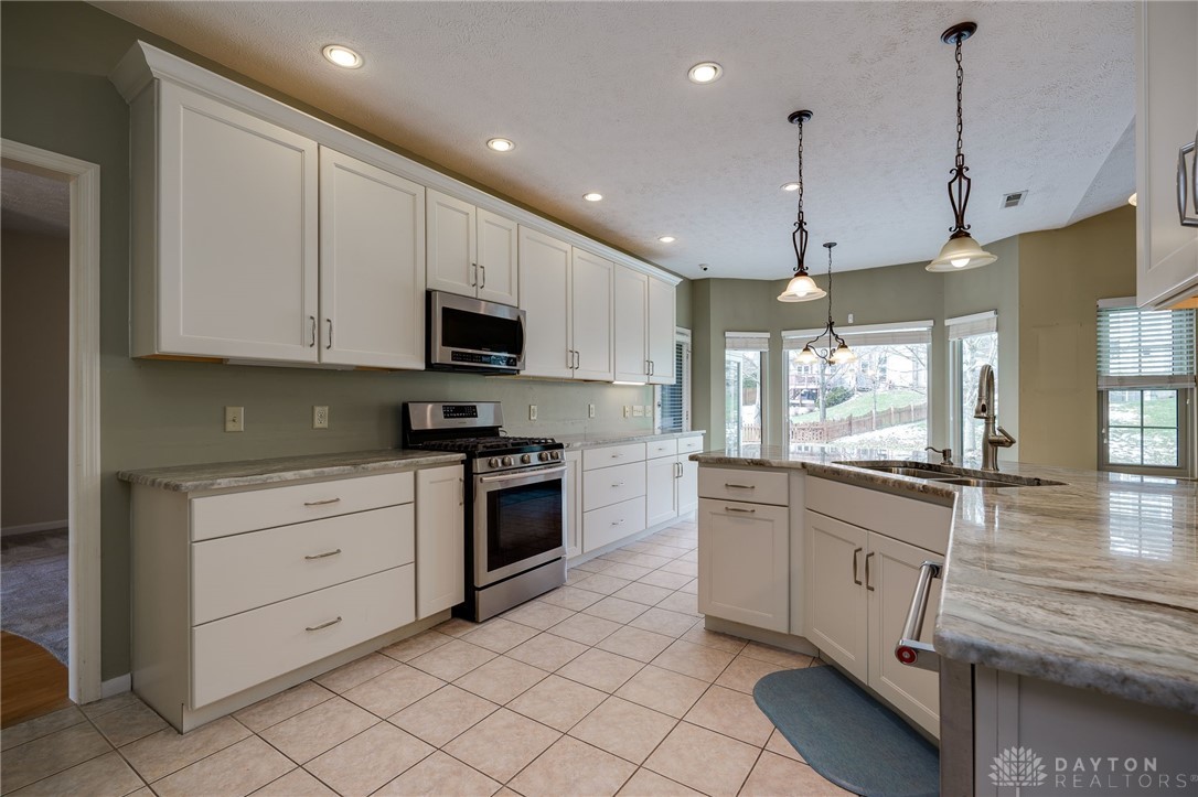 3762 E Sudbury Court, Bellbrook, Ohio image 13