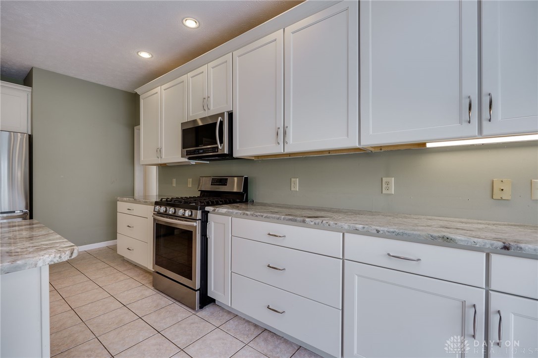 3762 E Sudbury Court, Bellbrook, Ohio image 16