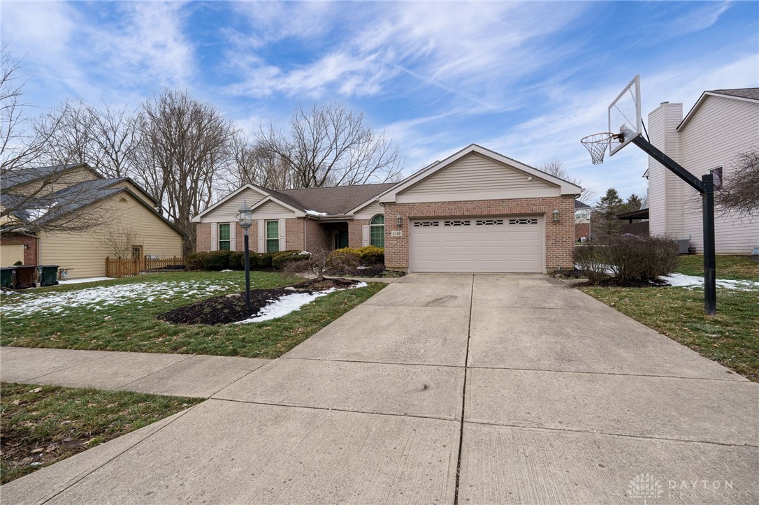 3762 E Sudbury Court, Bellbrook, Ohio image 3