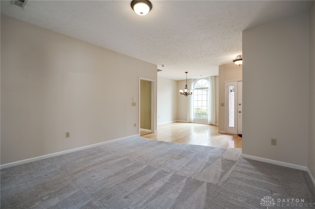 3762 E Sudbury Court, Bellbrook, Ohio image 9