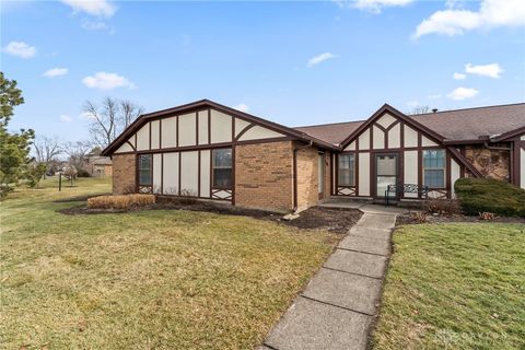 Photo of 971 Pine Needles Drive, Dayton, OH 45458 (MLS # 952478)