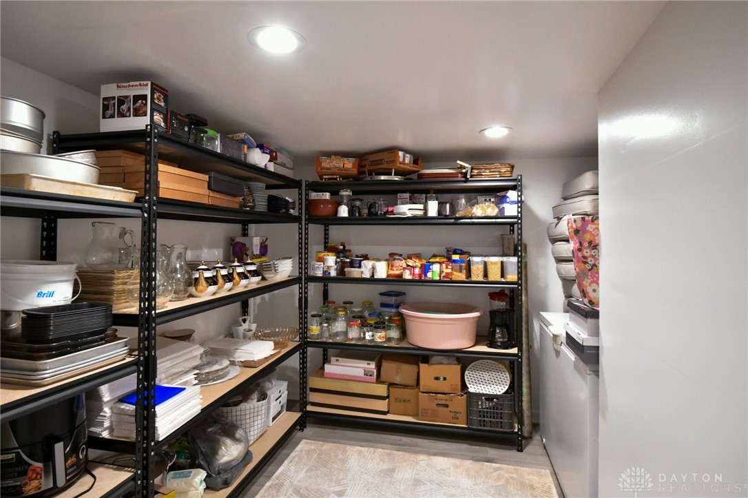 Dayton, Ohio 45404, United States, 5 Bedrooms Bedrooms, ,3 BathroomsBathrooms,Residential,Active,170349