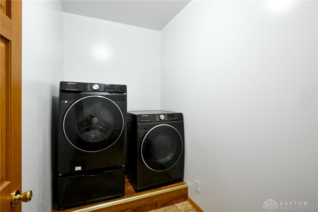 Dayton, Ohio 45404, United States, 5 Bedrooms Bedrooms, ,3 BathroomsBathrooms,Residential,Active,170349