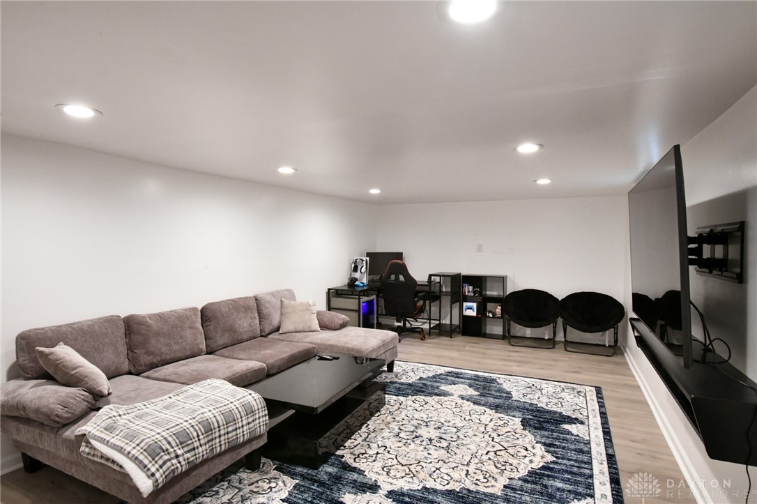 Dayton, Ohio 45404, United States, 5 Bedrooms Bedrooms, ,3 BathroomsBathrooms,Residential,Active,170349