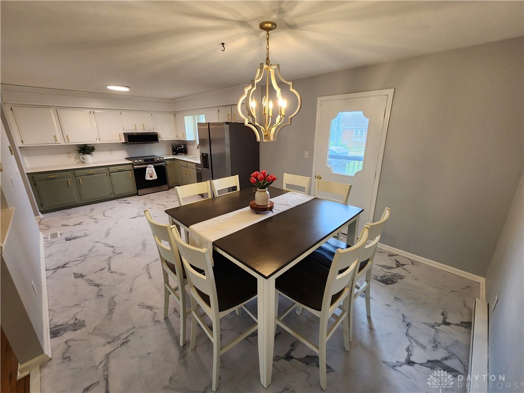 215 Lindell Drive, Germantown, Ohio image 10