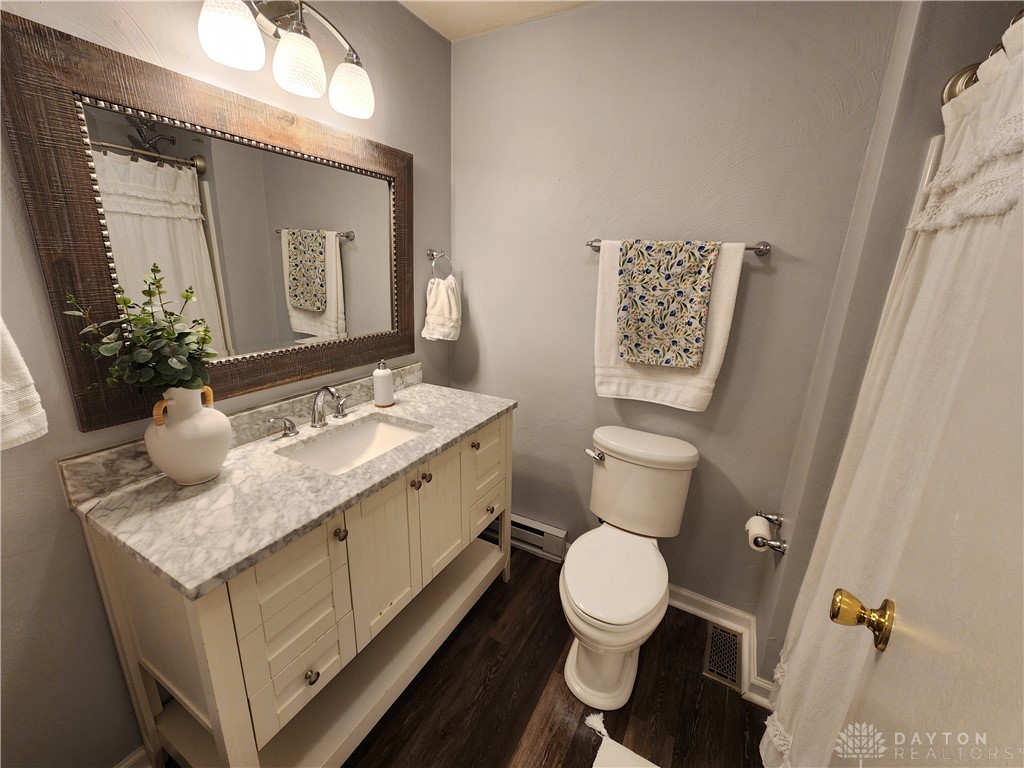 215 Lindell Drive, Germantown, Ohio image 4