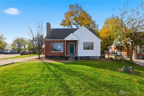 Photo of 1812 E Dorothy Lane, Kettering, OH 45429 (MLS # 945676)