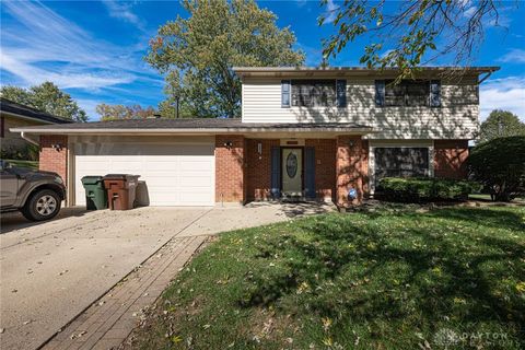 Photo of 2447 Hemphill Road, Kettering, OH 45440 (MLS # 946017)
