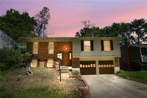 Photo of 6570 Knottypine Drive, Cincinnati, OH 45230 (MLS # 958696)