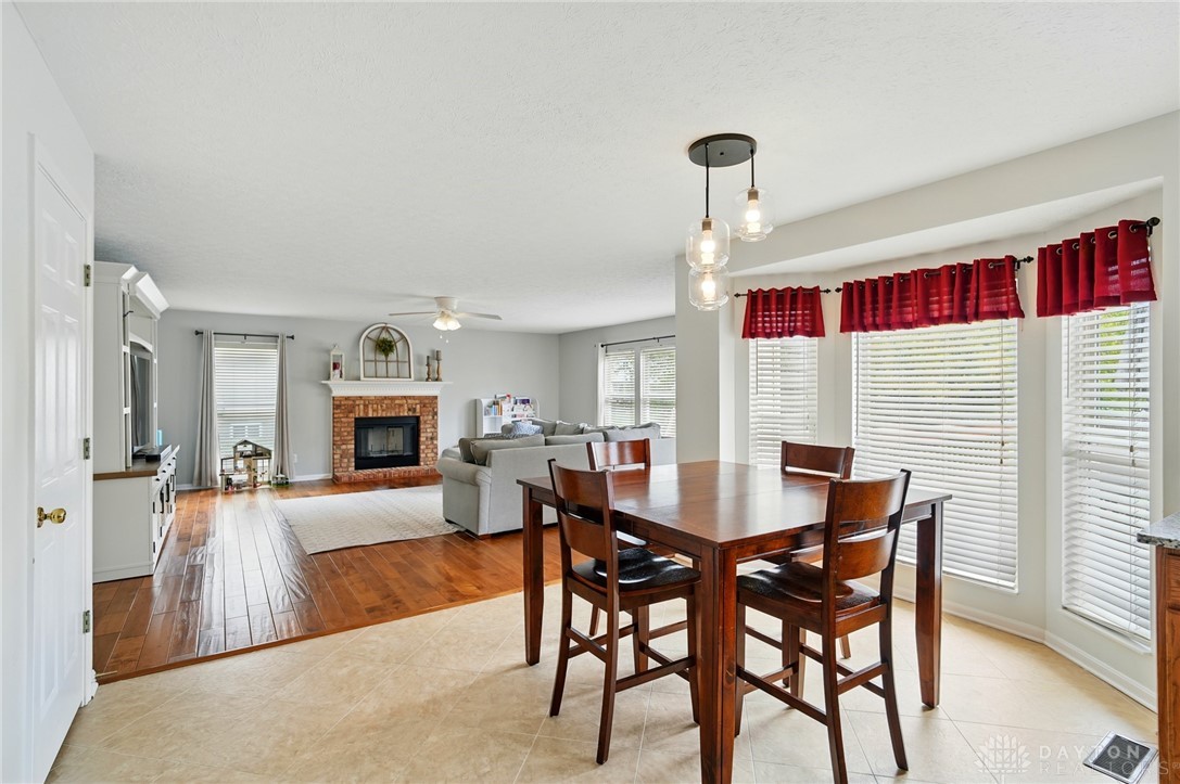 765 Beckley Farm Way, Springboro, Ohio image 9