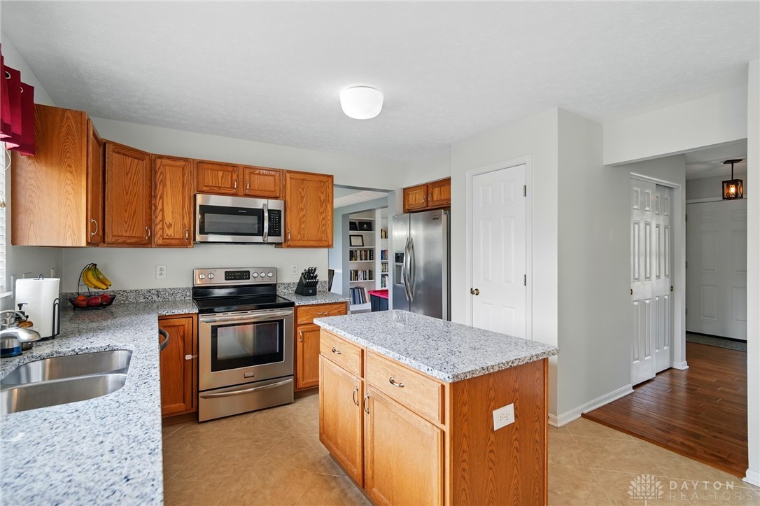 765 Beckley Farm Way, Springboro, Ohio image 12
