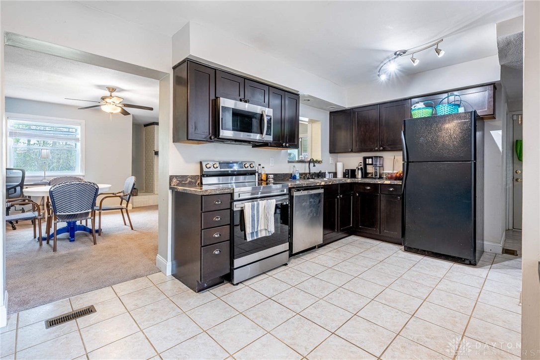 15 Woods Road, Springboro, Ohio image 7