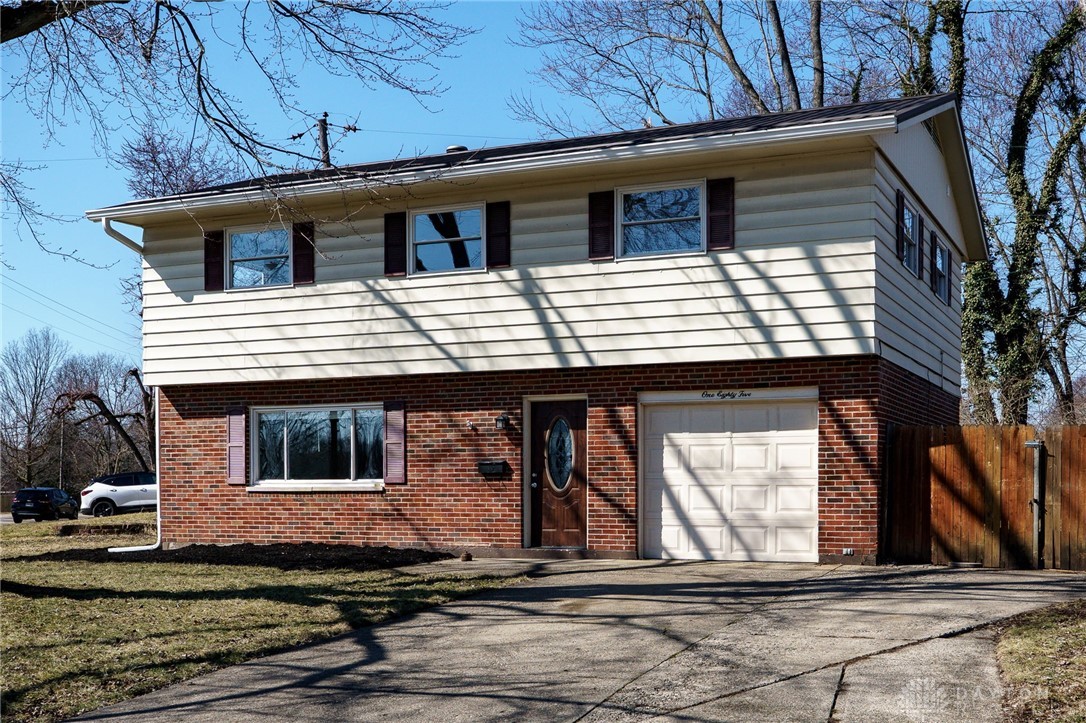 185 Woods Road, Springboro, Ohio image 1