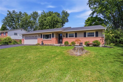 Homes For Sale - 435 Crestgrove Avenue<br/> Vandalia, OH 45377