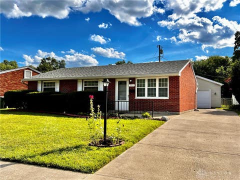 Homes For Sale - 2517 Newcastle Drive<br/> Dayton, OH 45420