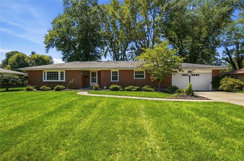 Homes For Sale - 4179 W Franklin Street<br/> Bellbrook, OH 45305