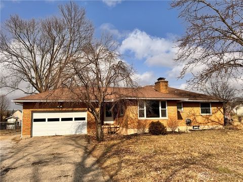 Photo of 905 Old Springfield Road, Vandalia, OH 45377 (MLS # 952597)