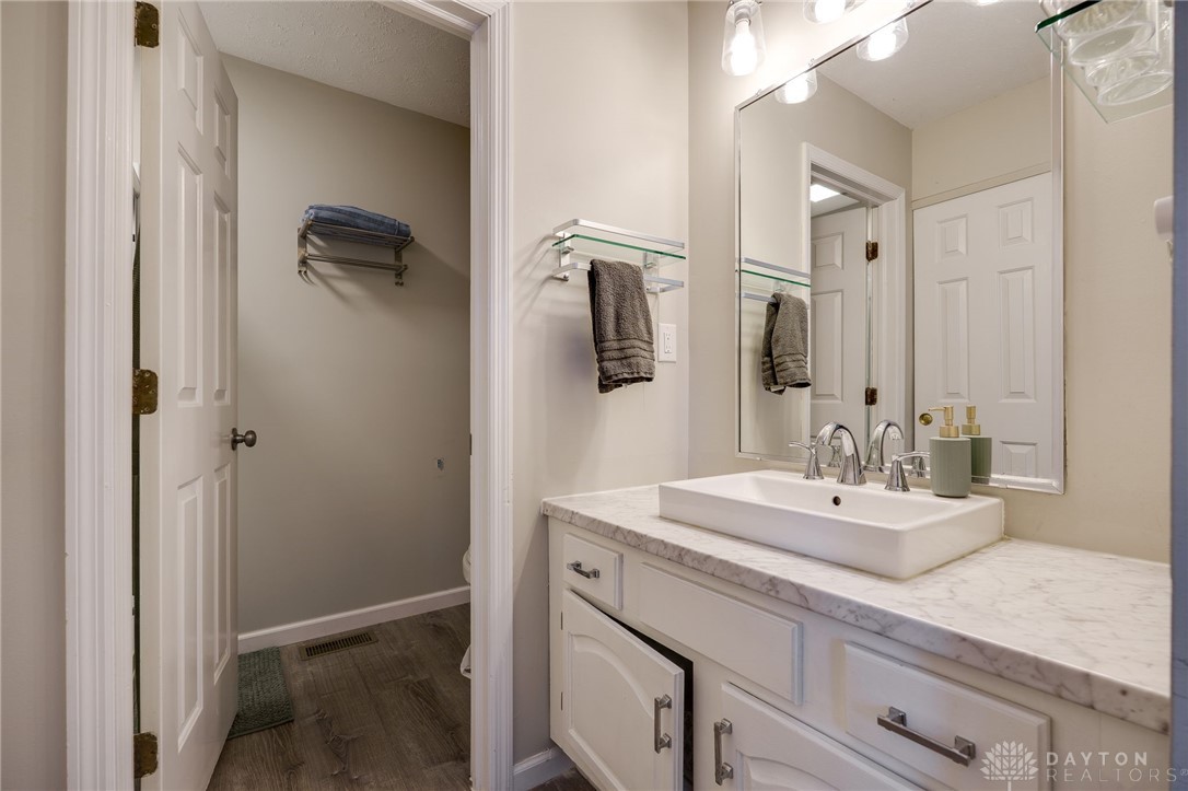1013 Millerton Drive, Dayton, Ohio image 30